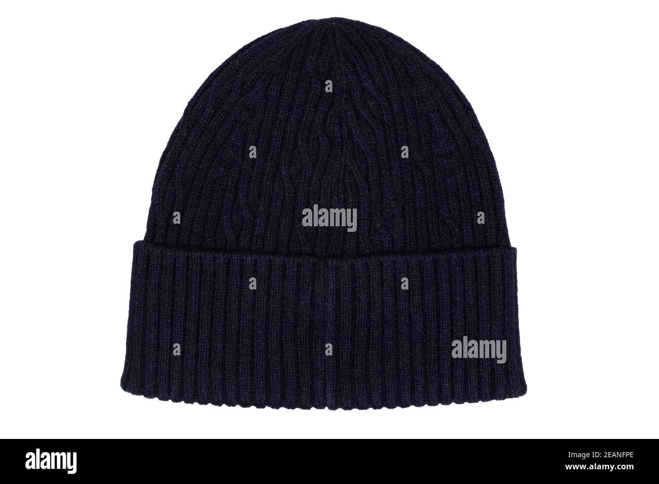 Nahaufnahme einer stilvollen schwarzen Kappe oder Kapuze isoliert auf weißem Hintergrund. Modisches Herrenoutfit. Stockfoto