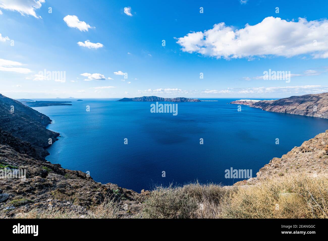 Panoramablick auf die Caldera von Santorini, Santorini, Kykladen, griechische Inseln, Griechenland, Europa Stockfoto