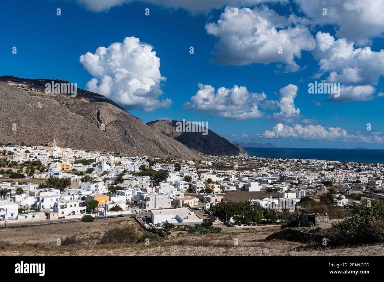 Blick über Emporio, Santorini, Kykladen, griechische Inseln, Griechenland, Europa Stockfoto