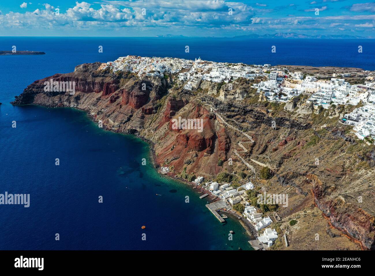 Luftbild von Oia, Santorini, Kykladen, Griechische Inseln, Griechenland, Europa Stockfoto