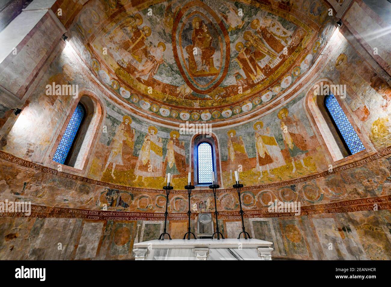 Farbenfrohe Fresken in der Kathedrale von Aquileia, UNESCO-Weltkulturerbe, Aquileia, Udine, Friaul-Julisch Venetien, Italien, Europa Stockfoto