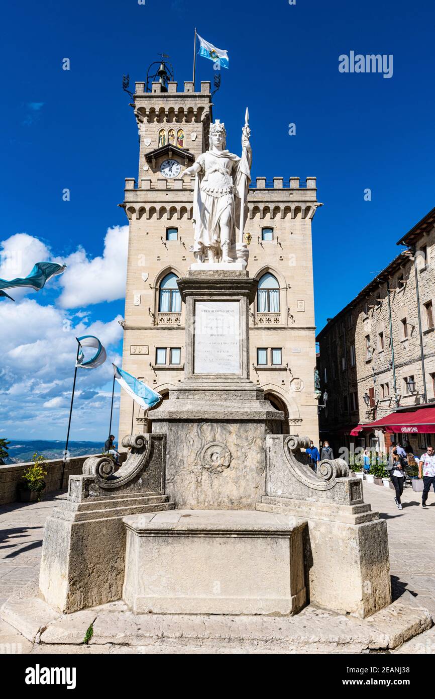Palazzo Pubblico, historisches Zentrum, UNESCO-Weltkulturerbe, San Marino, Europa Stockfoto