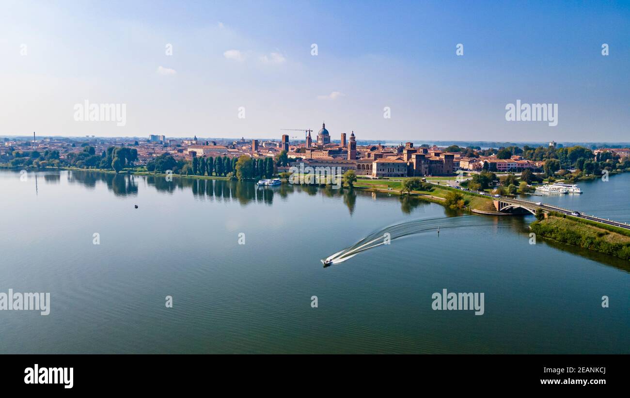 Luftaufnahme der Stadt Mantua, UNESCO-Weltkulturerbe, Lombardei, Italien, Europa Stockfoto