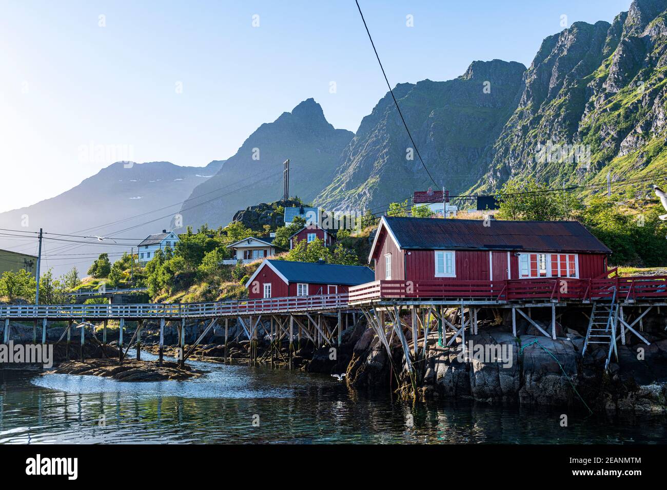 Typische rote Häuser im Dorf A, Lofoten, Nordland, Norwegen, Skandinavien, Europa Stockfoto