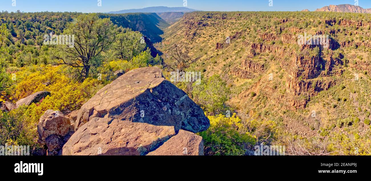 Panorama des Rattlesnake Canyon südöstlich von Sedona in der Wet Beaver Wilderness, Arizona, Vereinigte Staaten von Amerika, Nordamerika Stockfoto
