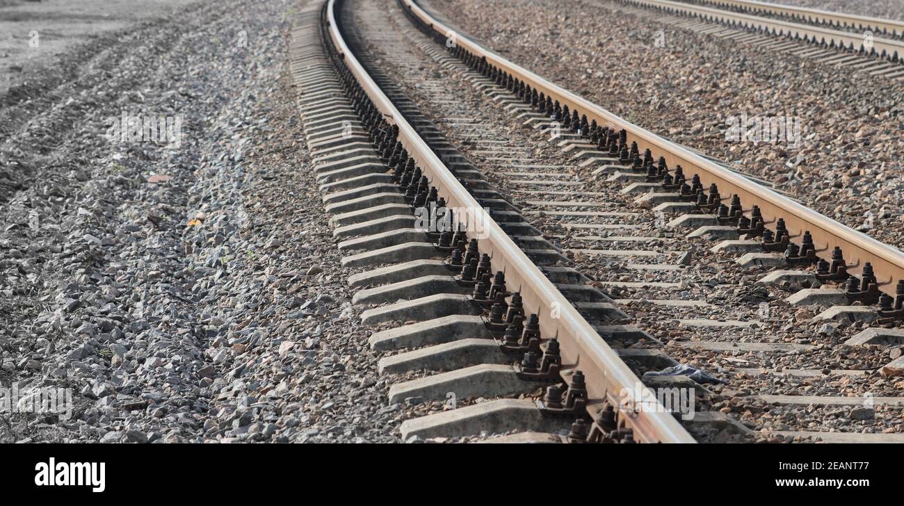 Eisenbahnstrecke, Schienen mit Schwellen. Stockfoto