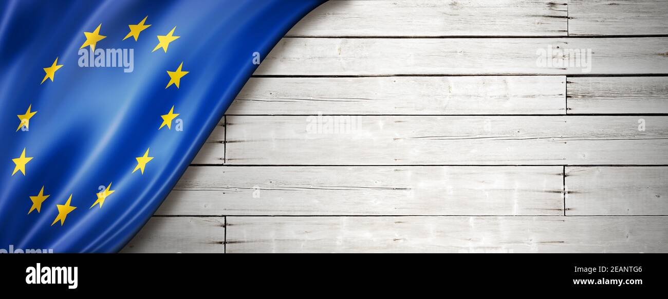 Flagge der Europäischen Union auf altem weißen Wandbanner Stockfoto