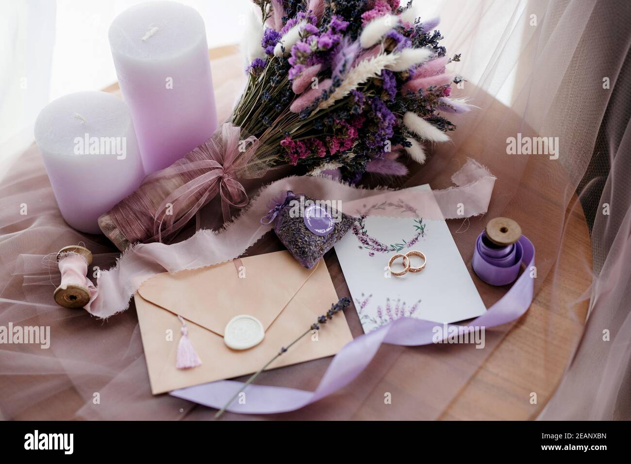 Eleganter Brautstrauß von getrockneten Blumen Stockfoto