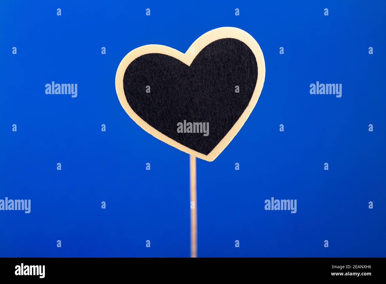 Kleines hölzernes Herz Stockfoto