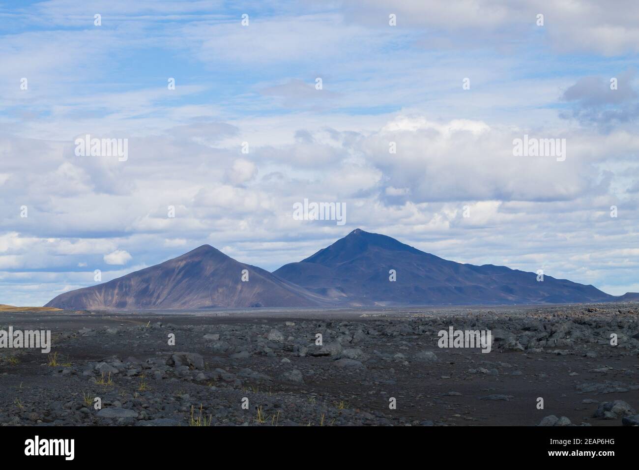 Unbefestigte Straße entlang zentralen Hochland von Island. Stockfoto