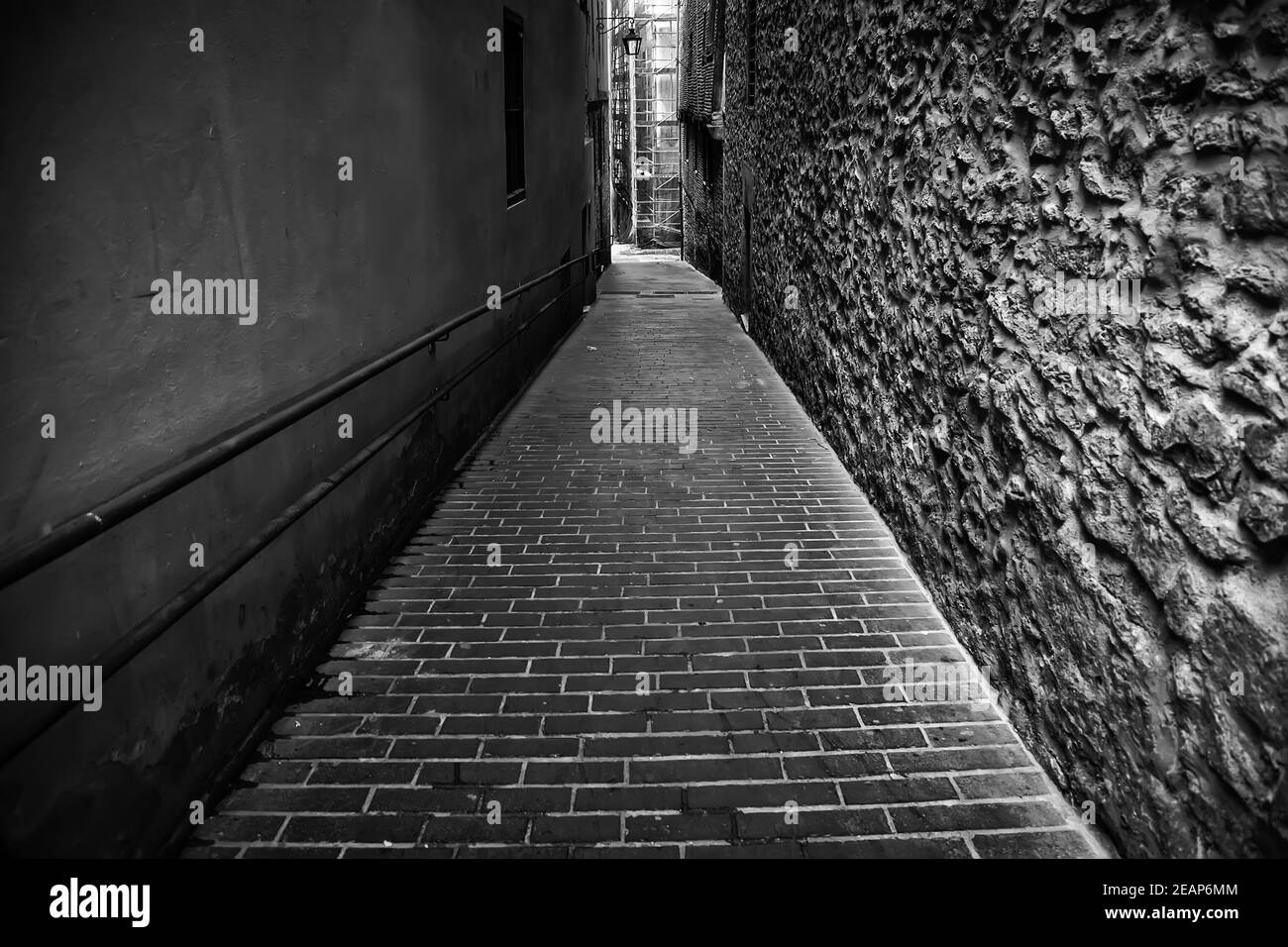 Alte Gasse in einem Dorf Stockfoto