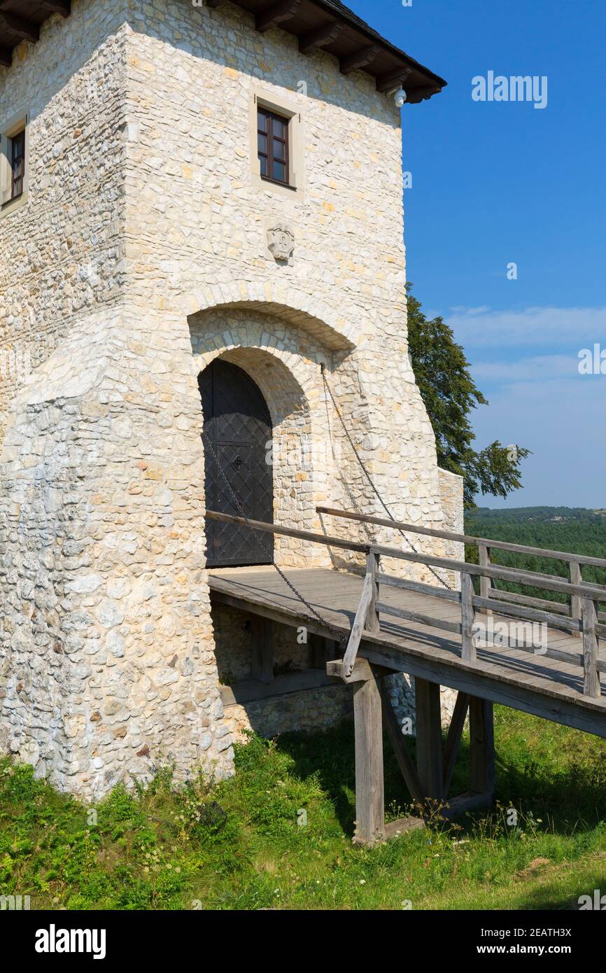 Mittelalterliche gotische königliche Burg Bobolice befindet sich auf der polnischen Jurassic Highland, Bobolice, Schlesien, Polen Stockfoto
