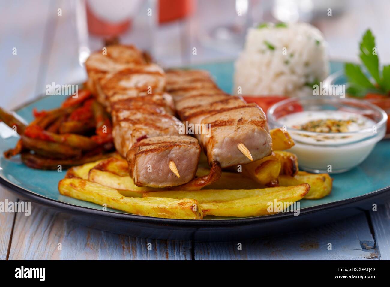 griechische Souvlaki-Spieße Stockfoto