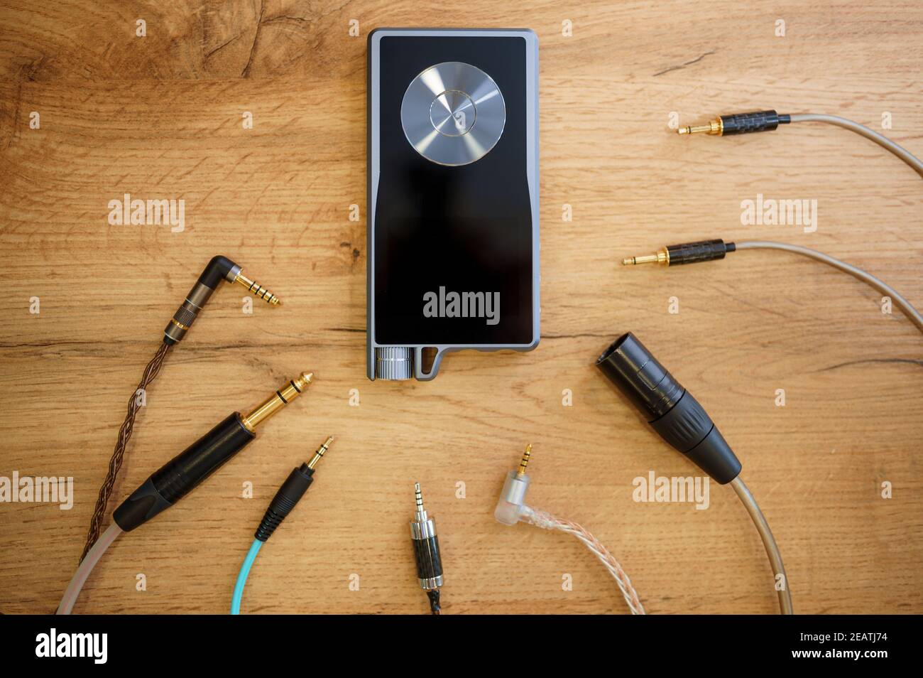 Audioplayer und Klinkenstecker im Audioladen Stockfoto