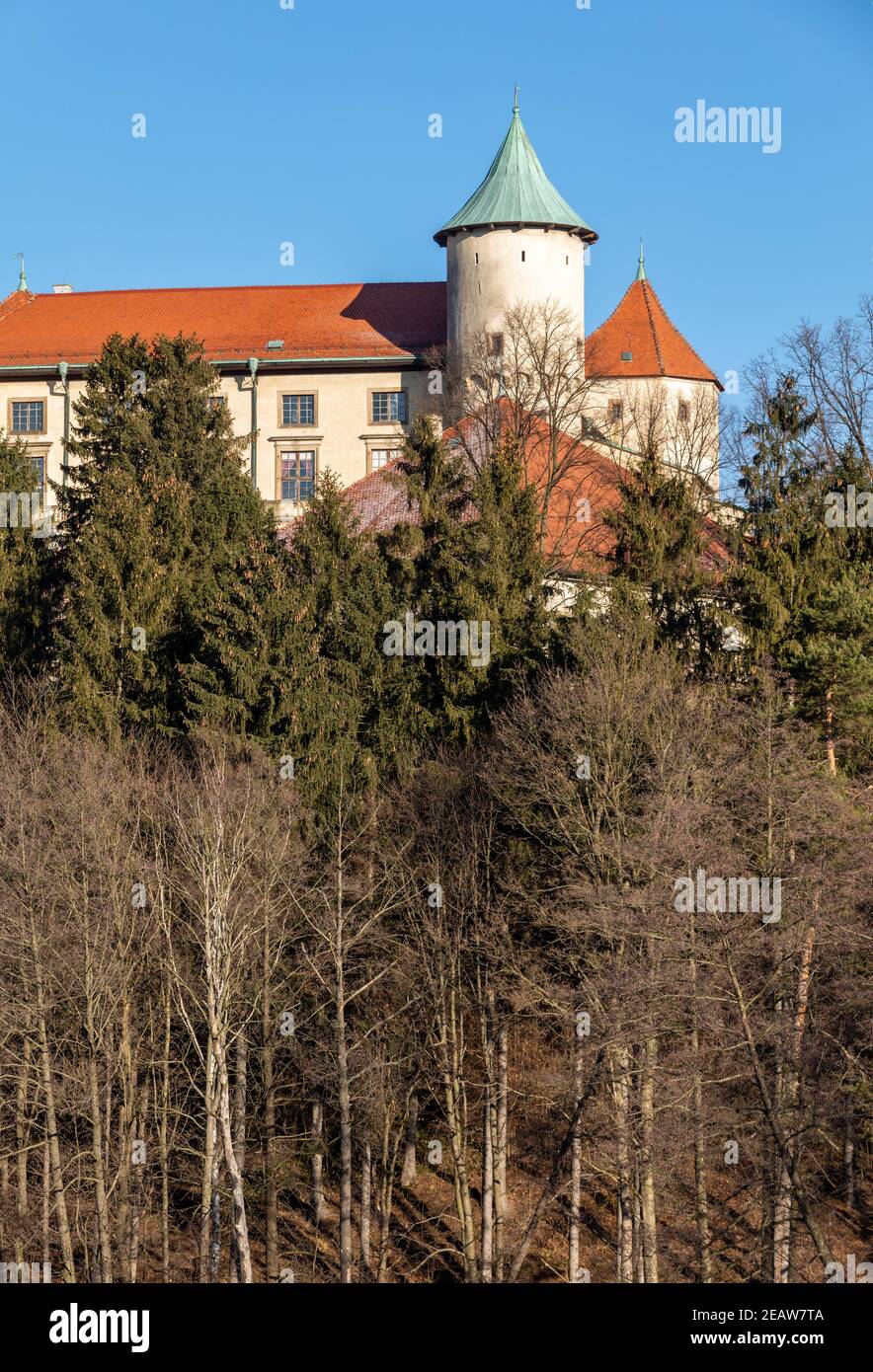 Alte mittelalterliche Burg in Nowy Wisnicz. Polen Stockfoto
