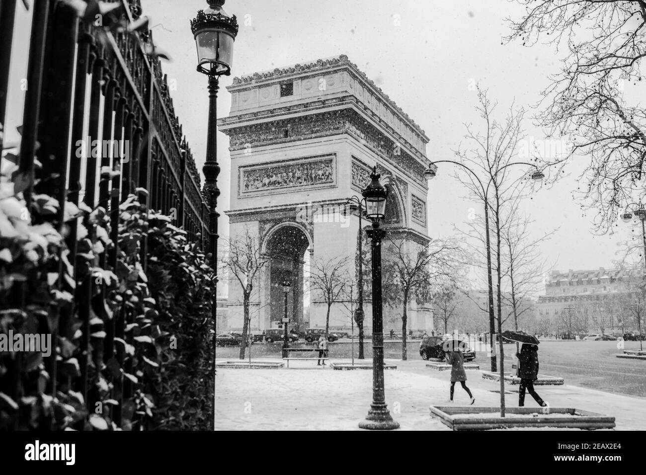 Schnee auf Paris, Place de l'Etoile, Arc de Triomphe Stockfoto