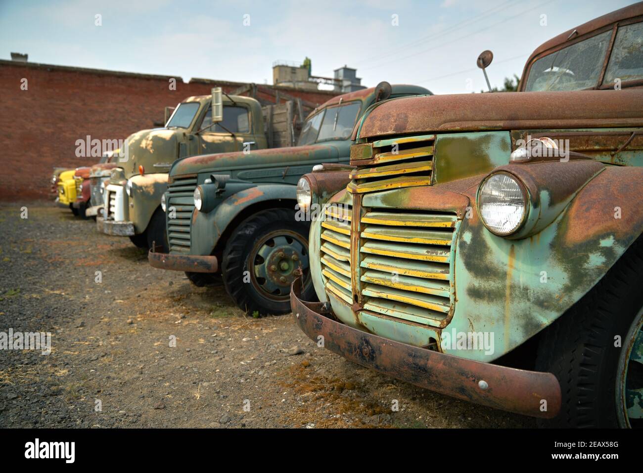 Alte Landfahrzeuge. Alte LKW im Palouse Gebiet des Staates Washington. Stockfoto