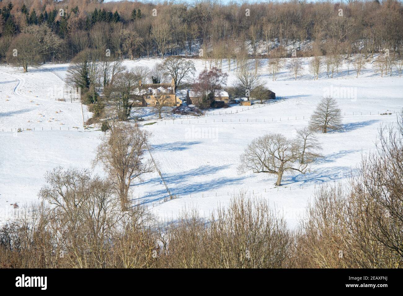 Farm in den cotswolds im Schnee. Cotswolds, Gloucestershire, England Stockfoto