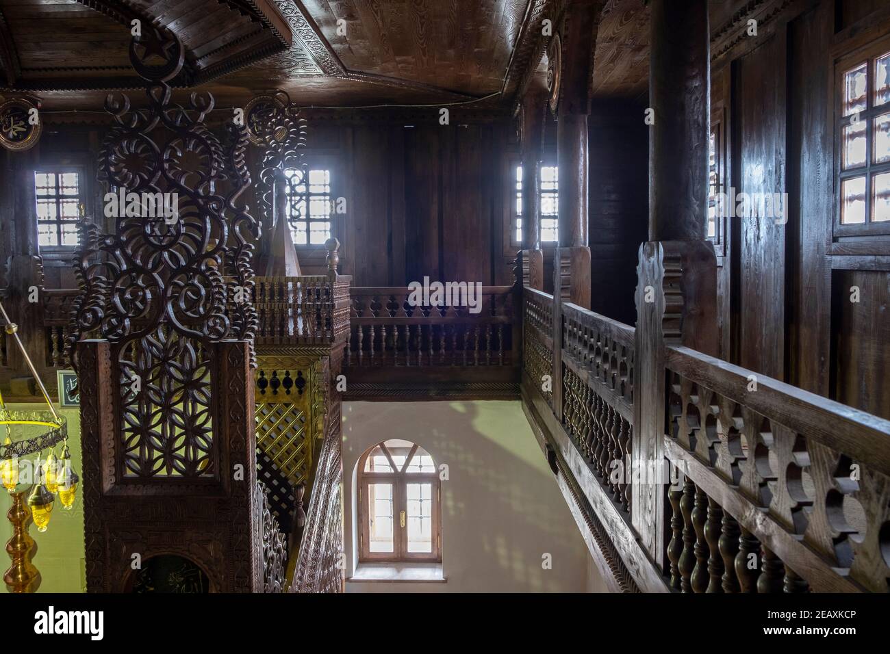 Die historische Taşören Moschee, die sich im Çaykara Bezirk der Provinz Trabzon befindet und komplett aus Holz besteht. Besuchsdatum ist 04.02.2021 Stockfoto