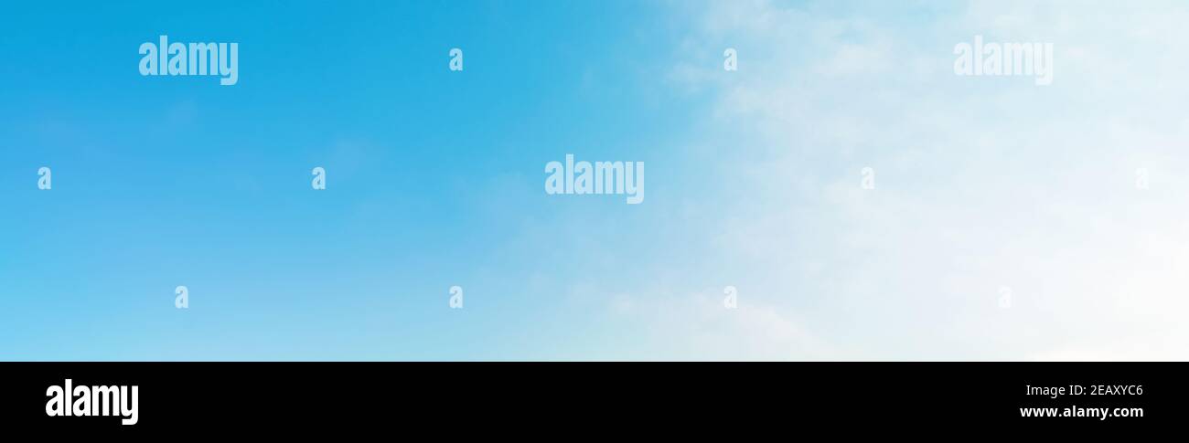 Frischer Sommer blauer Himmel und Wolke Banner Hintergrund Stockfoto