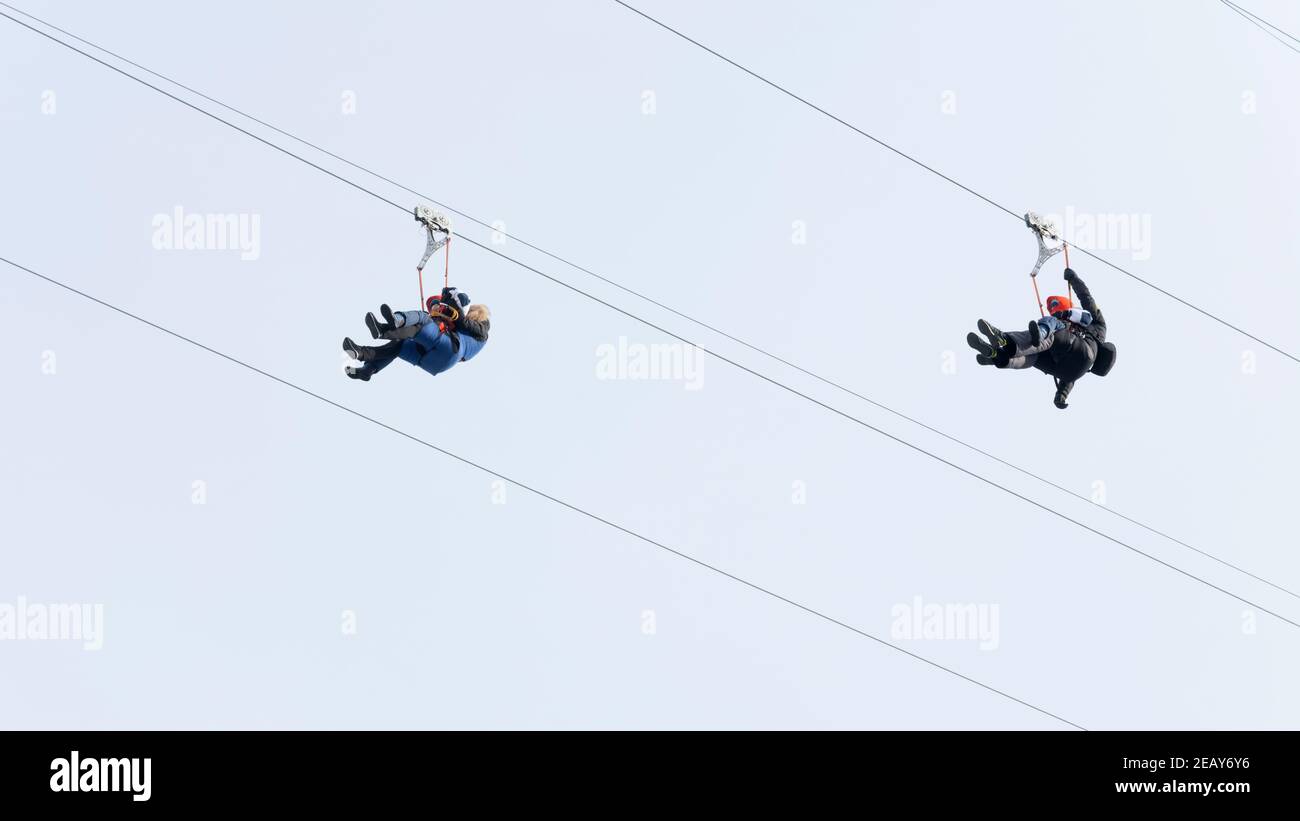 Bukovel, Ukraine 3. Februar 2019: Die höchste Seilbahnkreuzung in Bukovel, Skifahren für schwache Nerven.neu Stockfoto