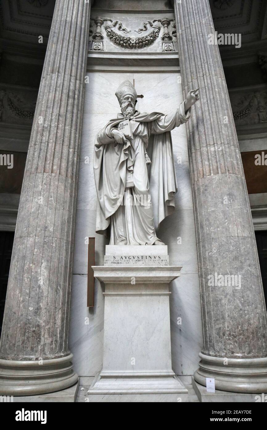 Napoli – Statua di Sant'Agostino nella Basilica di San Francesco Da Paola Stockfoto
