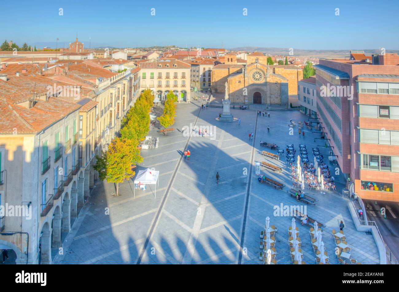 AVILA, SPANIEN, 5. OKTOBER 2017: Plaza de la Santa Teresa de Jesus in Avila, Spanien Stockfoto
