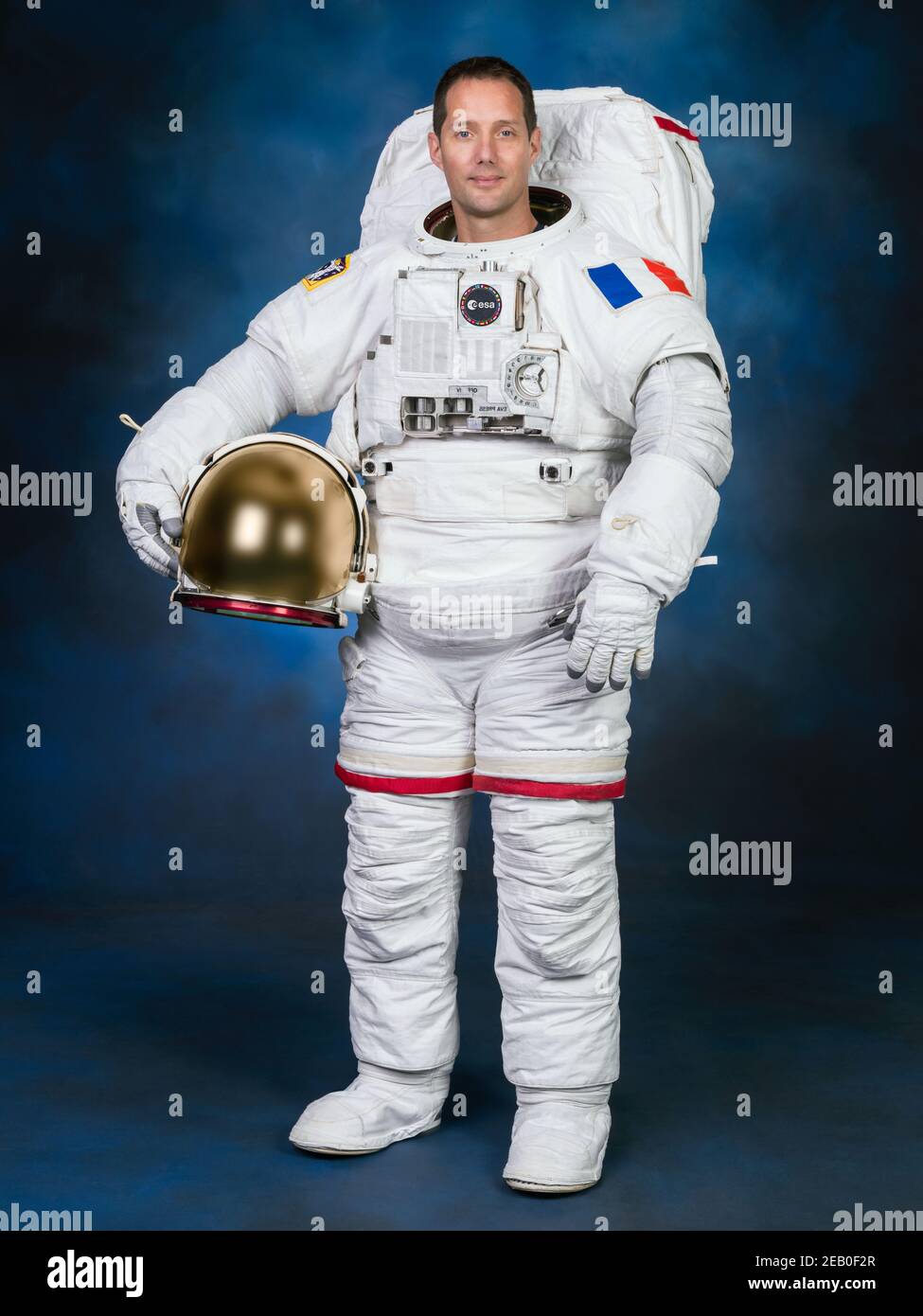 European Space Agency Astronaut und SpaceX Crew-2 Mission Specialist Thomas Pesquet Portrait in seinem NASA EVA Space Suit im Johnson Space Center 8. Dezember 2020 in Houston, Texas. Stockfoto
