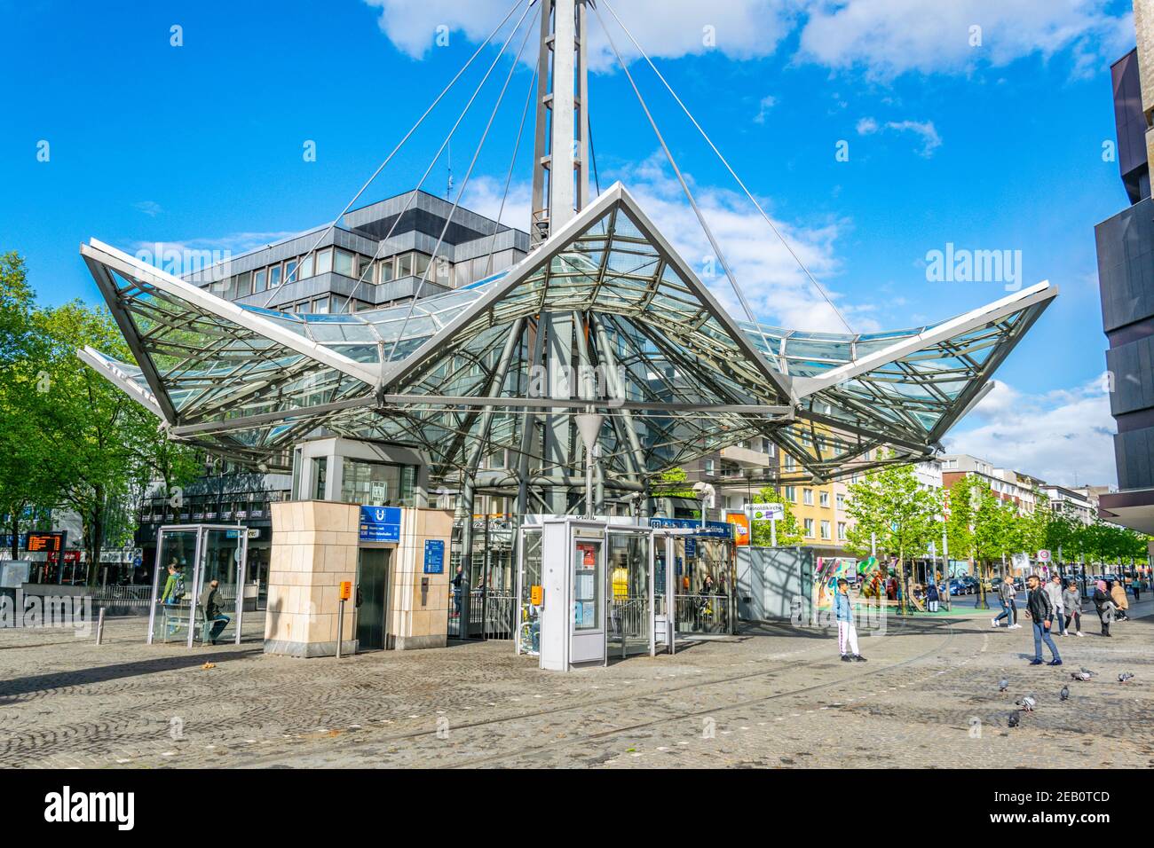 DORTMUND, 30. APRIL 2018: U-Bahn-Station Reinoldikirche im Zentrum von Dortmund Stockfoto