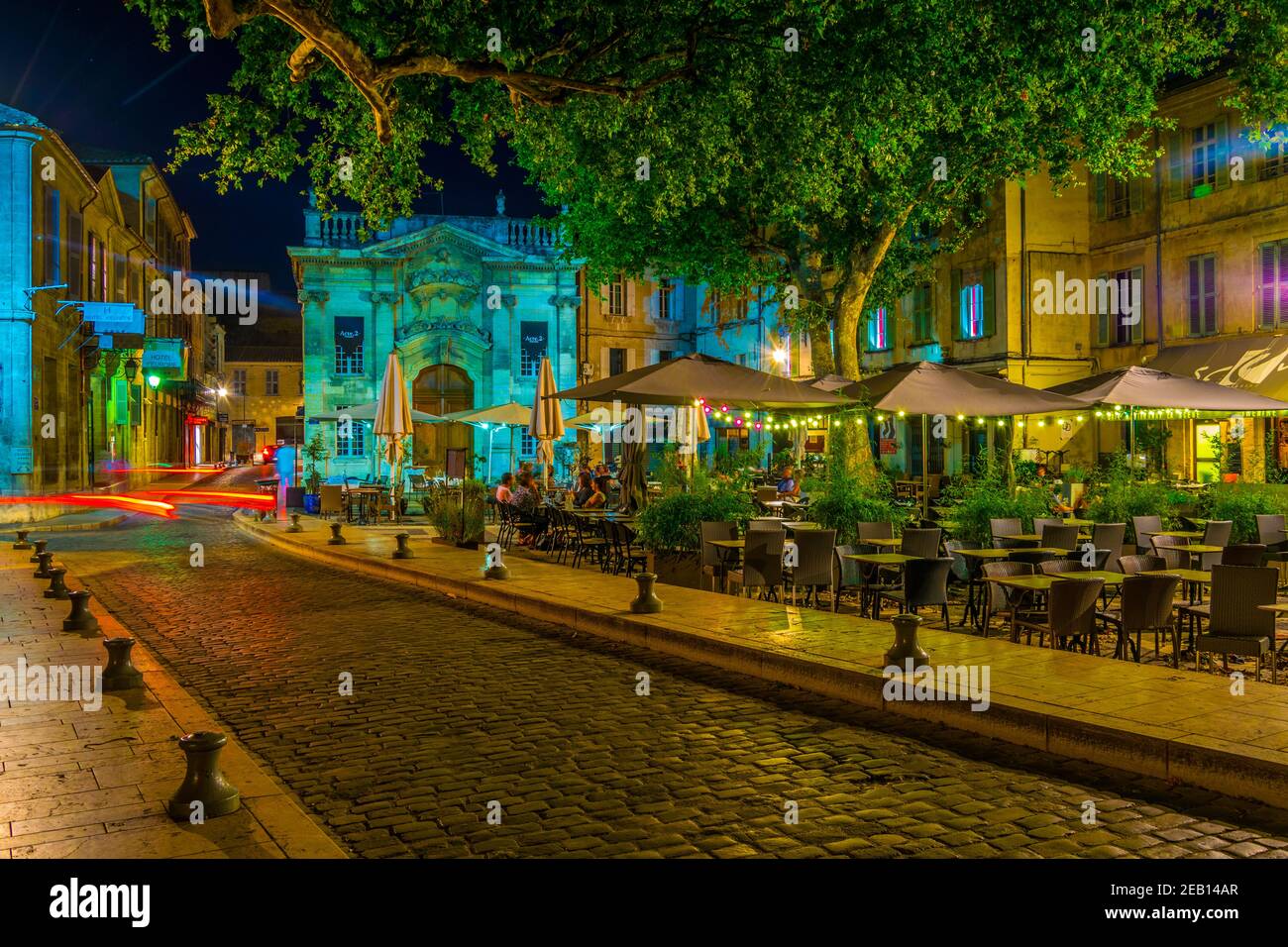AVIGNON, FRANKREICH, 18. JUNI 2017: Nachtansicht des Place Crillon in Avignon, Frankreich Stockfoto