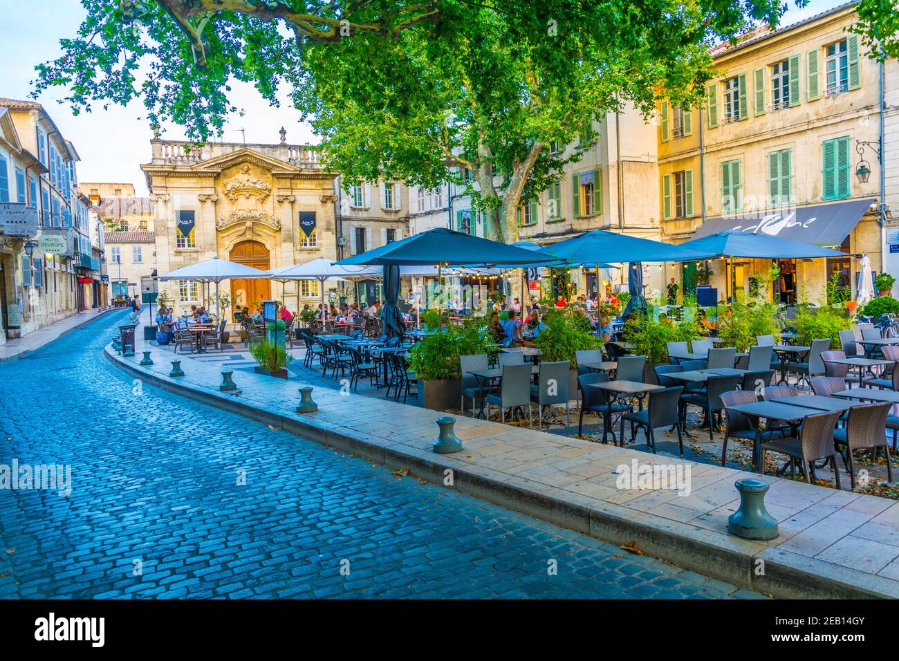 AVIGNON, FRANKREICH, 19. JUNI 2017: Blick auf den Place Crillon in Avignon, Frankreich Stockfoto