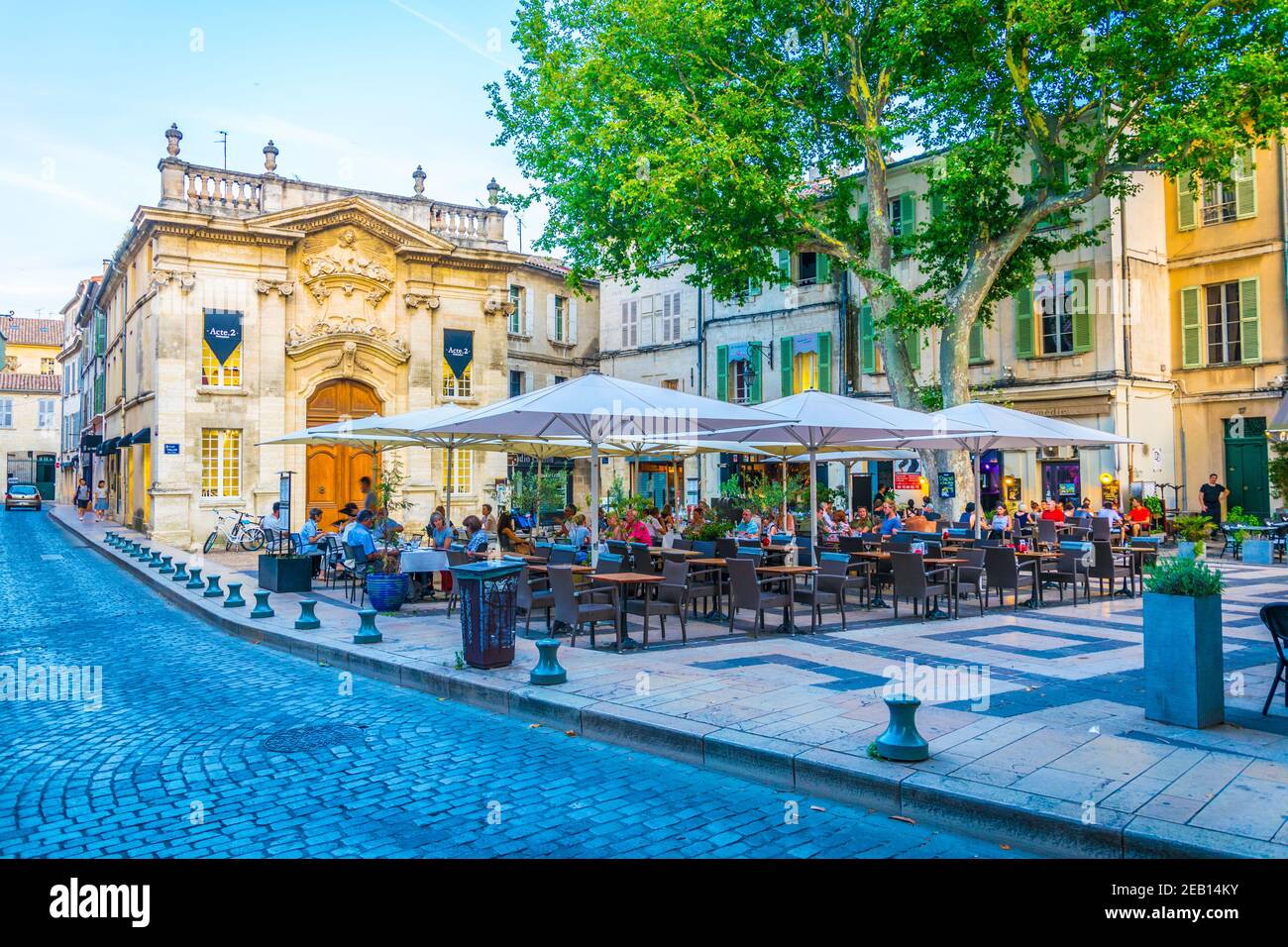 AVIGNON, FRANKREICH, 19. JUNI 2017: Blick auf den Place Crillon in Avignon, Frankreich Stockfoto