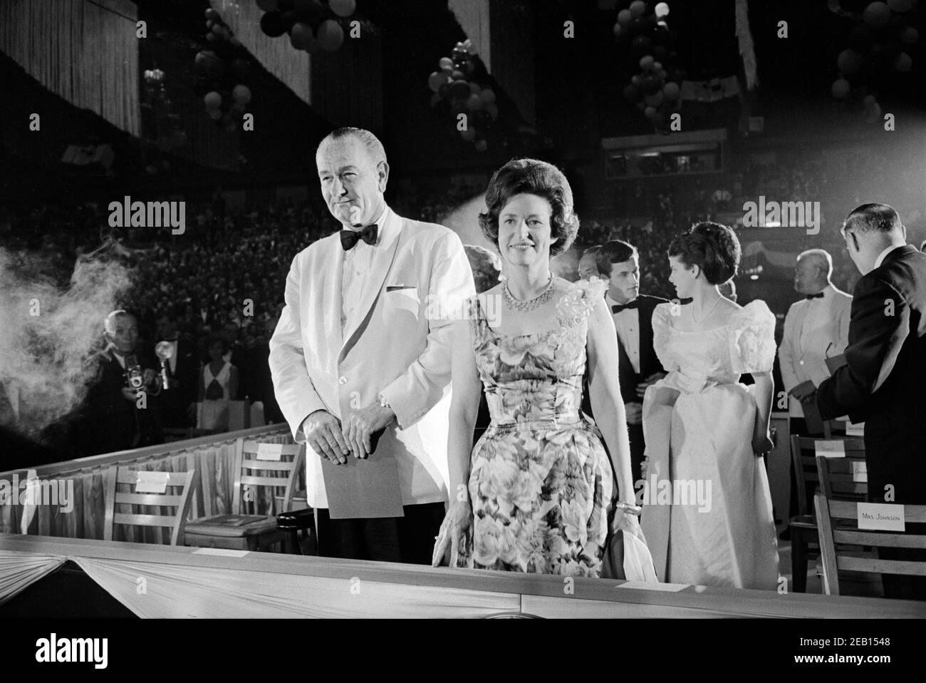 US-Präsident Lyndon Johnson und First Lady Claudia 'Lady Bird' Johnson Teilnahme an der Demokratischen Spendenaktion Salute to Johnson, Washington, D.C., USA, Warren K. Leffler, 26. Mai 1964 Stockfoto