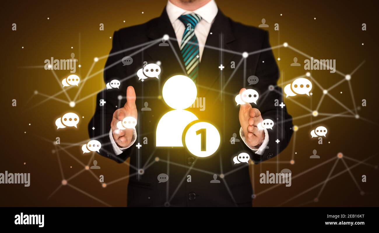 Hand holdig Freund Anfrage Symbol um seine Hände, Social Networking-Konzept Stockfoto