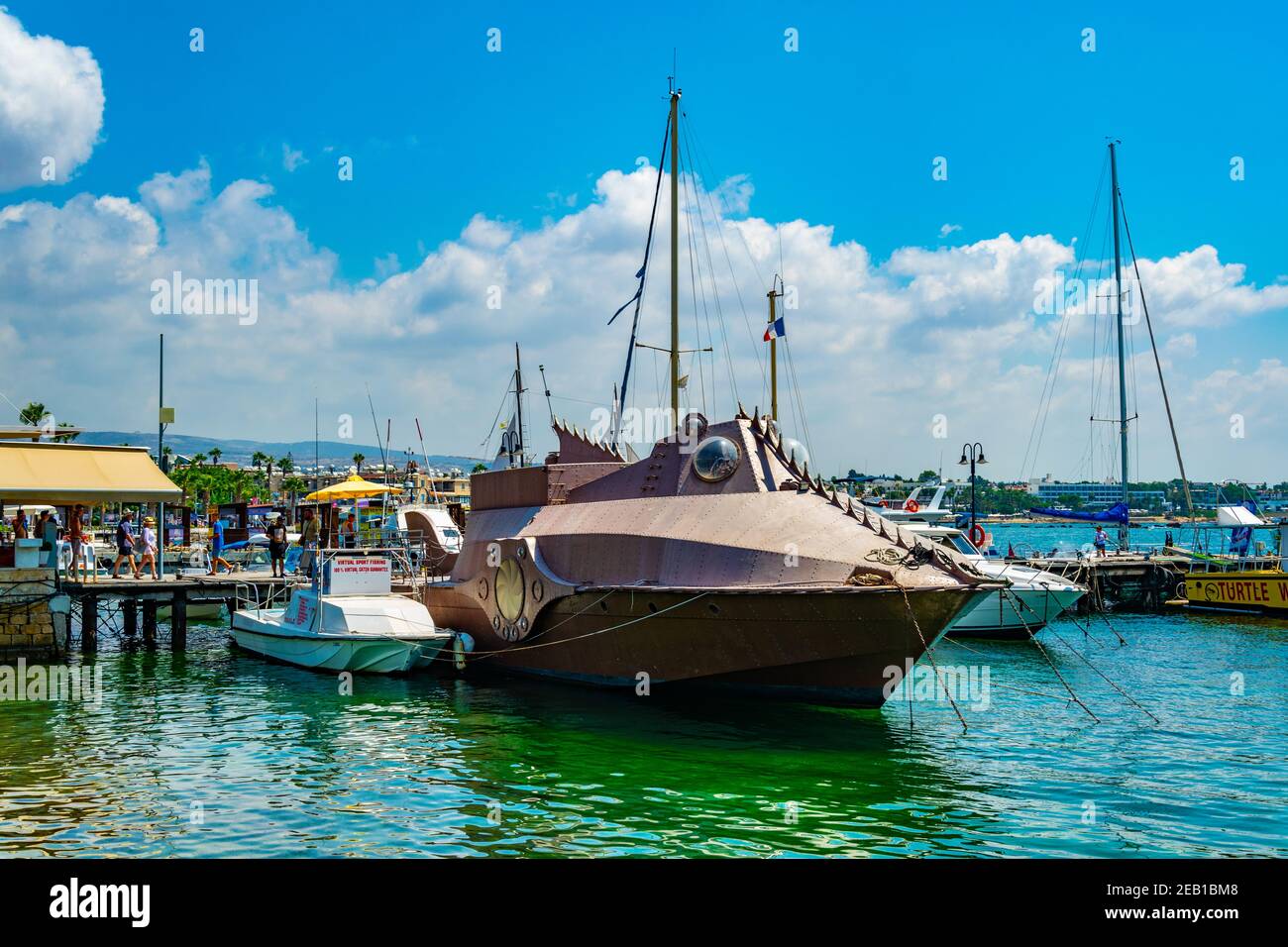 PAPHOS, ZYPERN, 18. AUGUST 2017: Nachbildung von Nautilus, einem Boot von Kapitän nemo aus dem Buch genannt zwanzigtausend Meilen unter dem Meer von Jules geschrieben Stockfoto