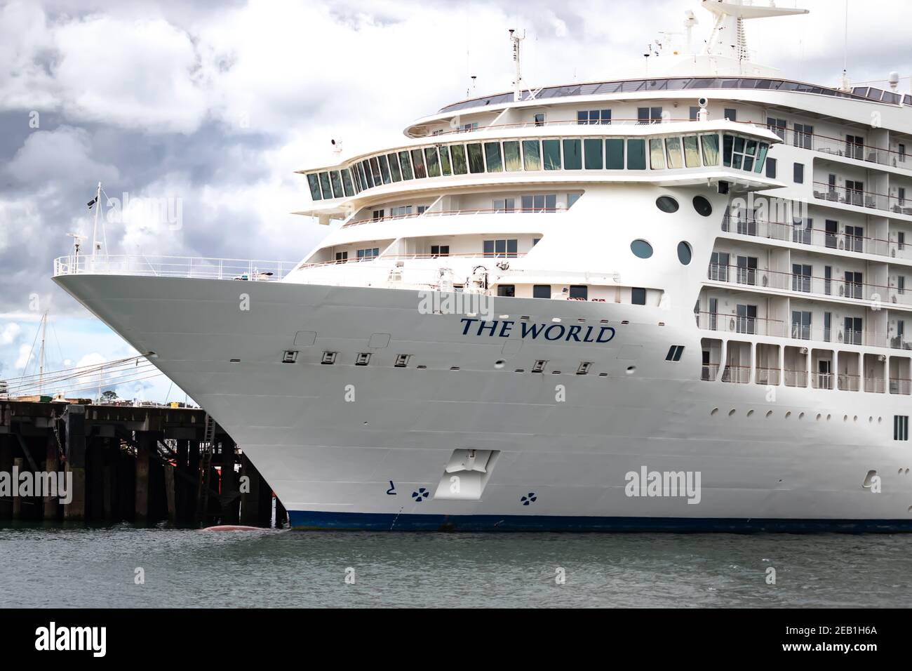 Die Welt auf See Residential Cruise Liner/Yacht und Rettungsboote, EINE schwimmende Heim und Zufluchtsort für die Reichen Stockfoto