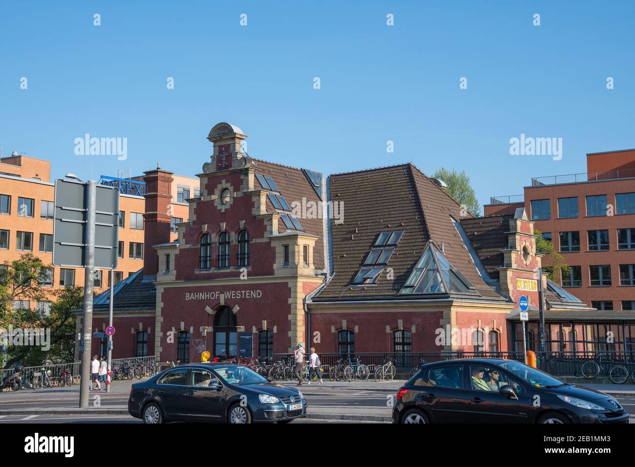 Berlin Deutschland - April 20. 2018: Bahnhof Westend auf der Berliner Ringbahn Stockfoto