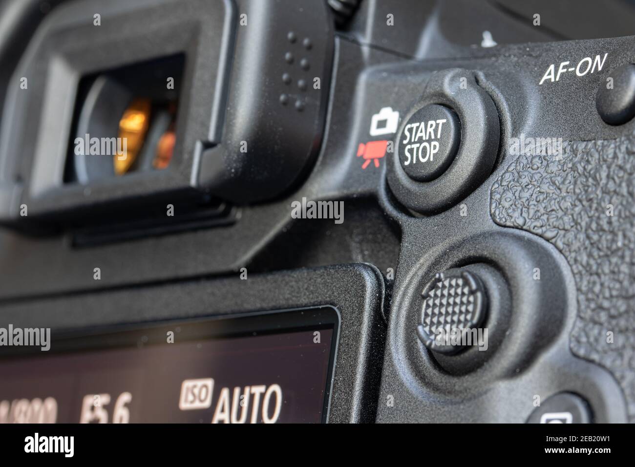 Die Rückseite der Digitalkamera mit Steuerungstasten, Viewer und Display, Nahaufnahme. Stockfoto