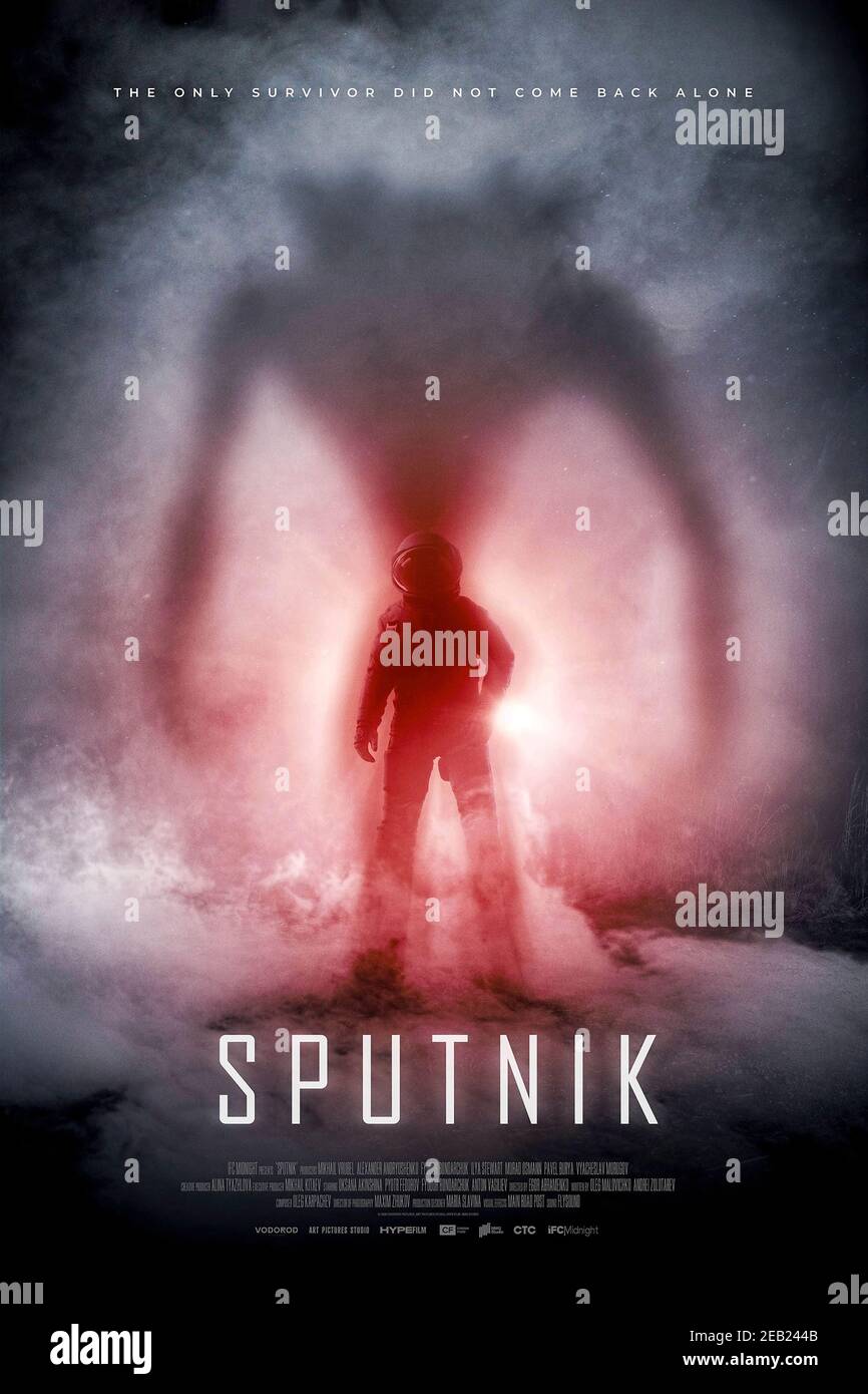 Sputnik (2020) Regie Egor Abramenko mit Oksana Akinshina, Fedor Bondarchuk und Pjotr Fjodorow. Russische Science-Fiction über den einsamer Überlebender des Raumschiffabsturzes, der etwas gefährliches aus dem Weltraum zurückgekauft hat. Stockfoto