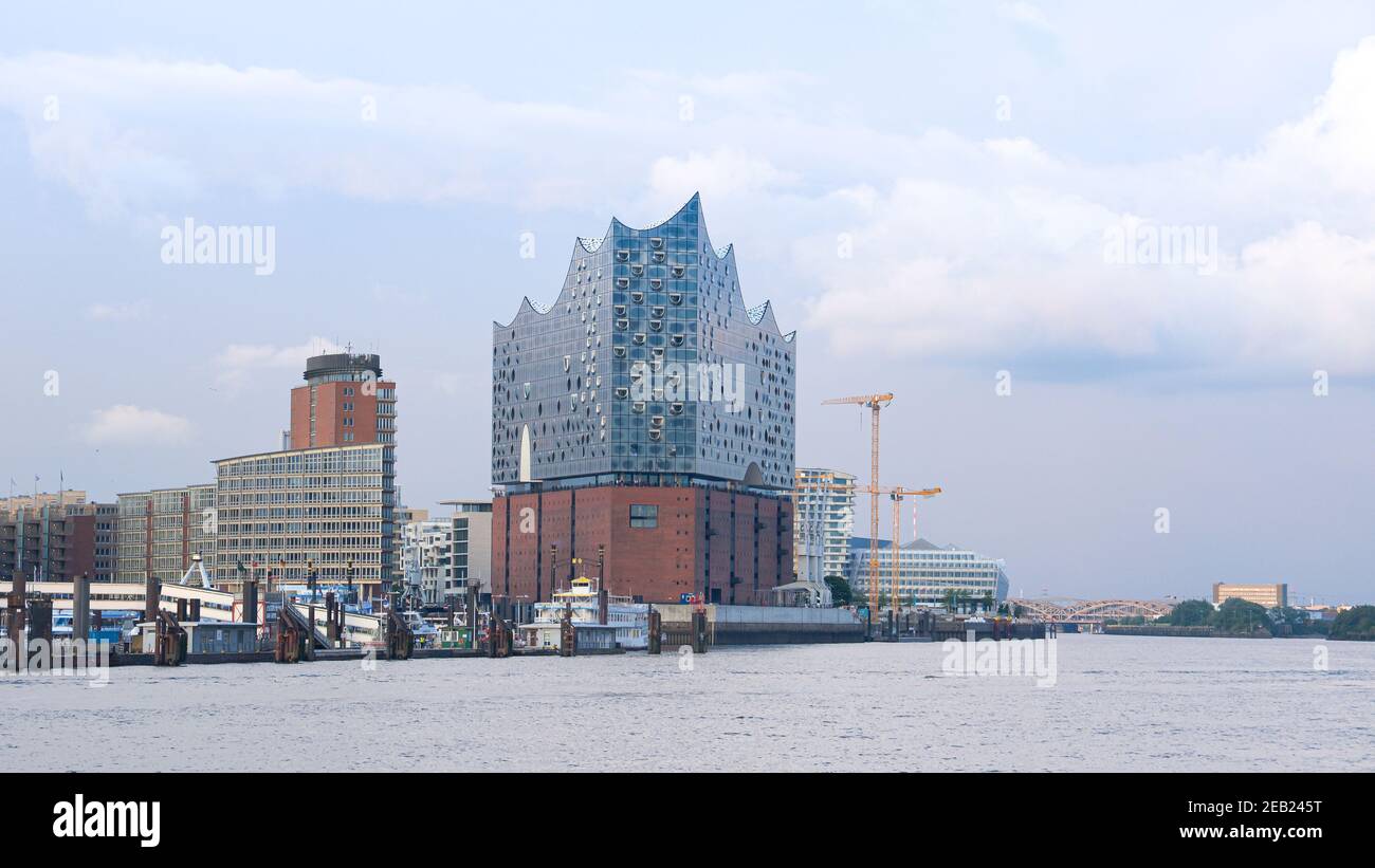 HAMBURG: Das Opernhaus Elbphilharmonie im Hamburger Hafen Stockfoto