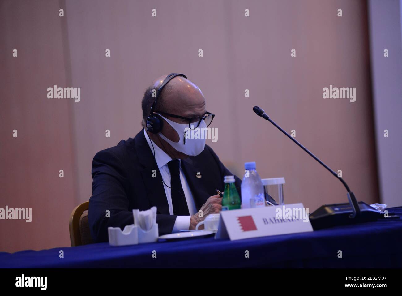 Athen, Griechenland. Februar 2021, 11th. Außenminister des Königreichs Bahrain Dr. Abdulatif bin Rashid Alzayani im Philia Forum. (Foto von Dimitrios Karvountzis/Pacific Press) Quelle: Pacific Press Media Production Corp./Alamy Live News Stockfoto