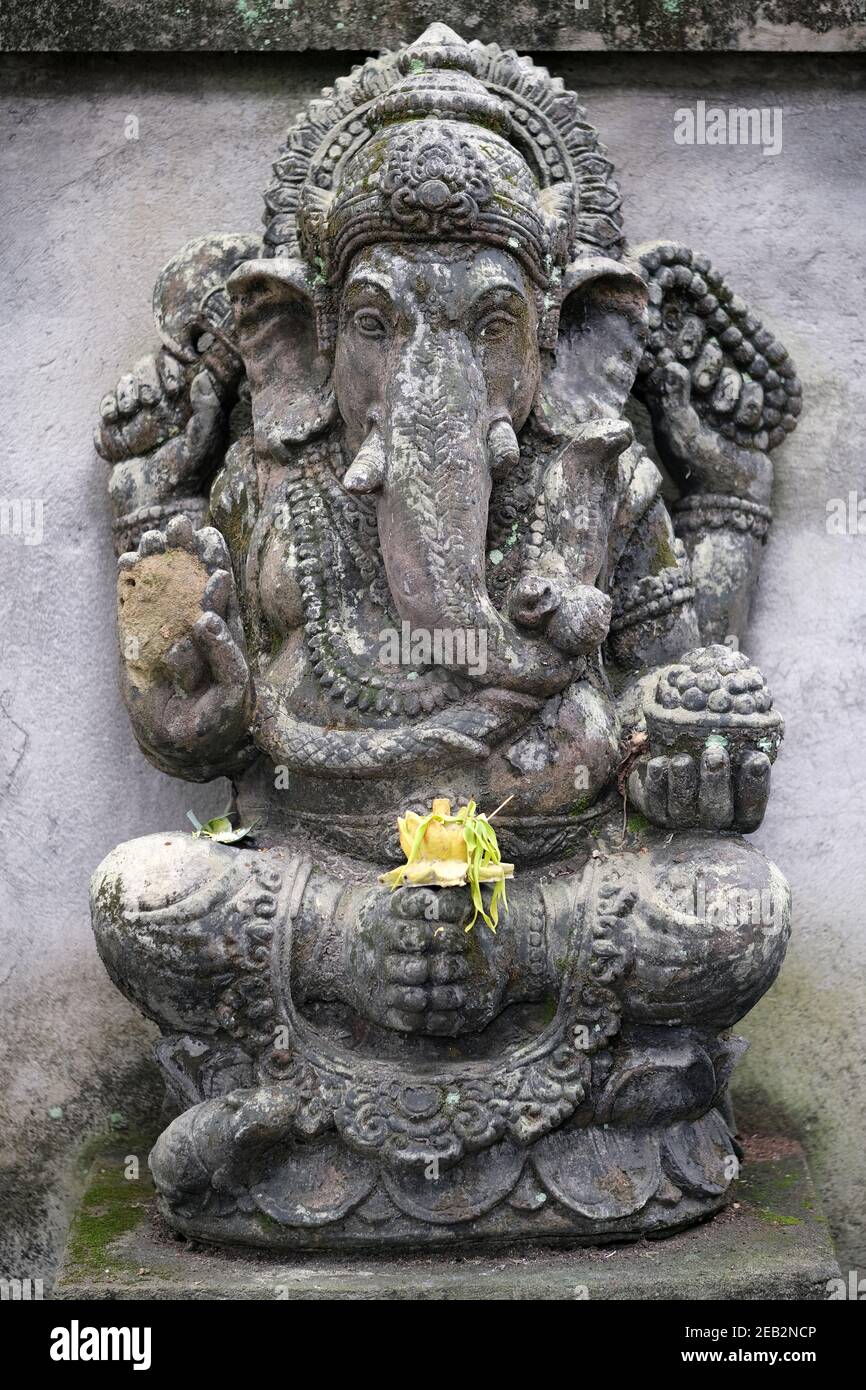 Indonesien Bali - Ubud Handgefertigte balinesische Ganesha Steinstatue Stockfoto