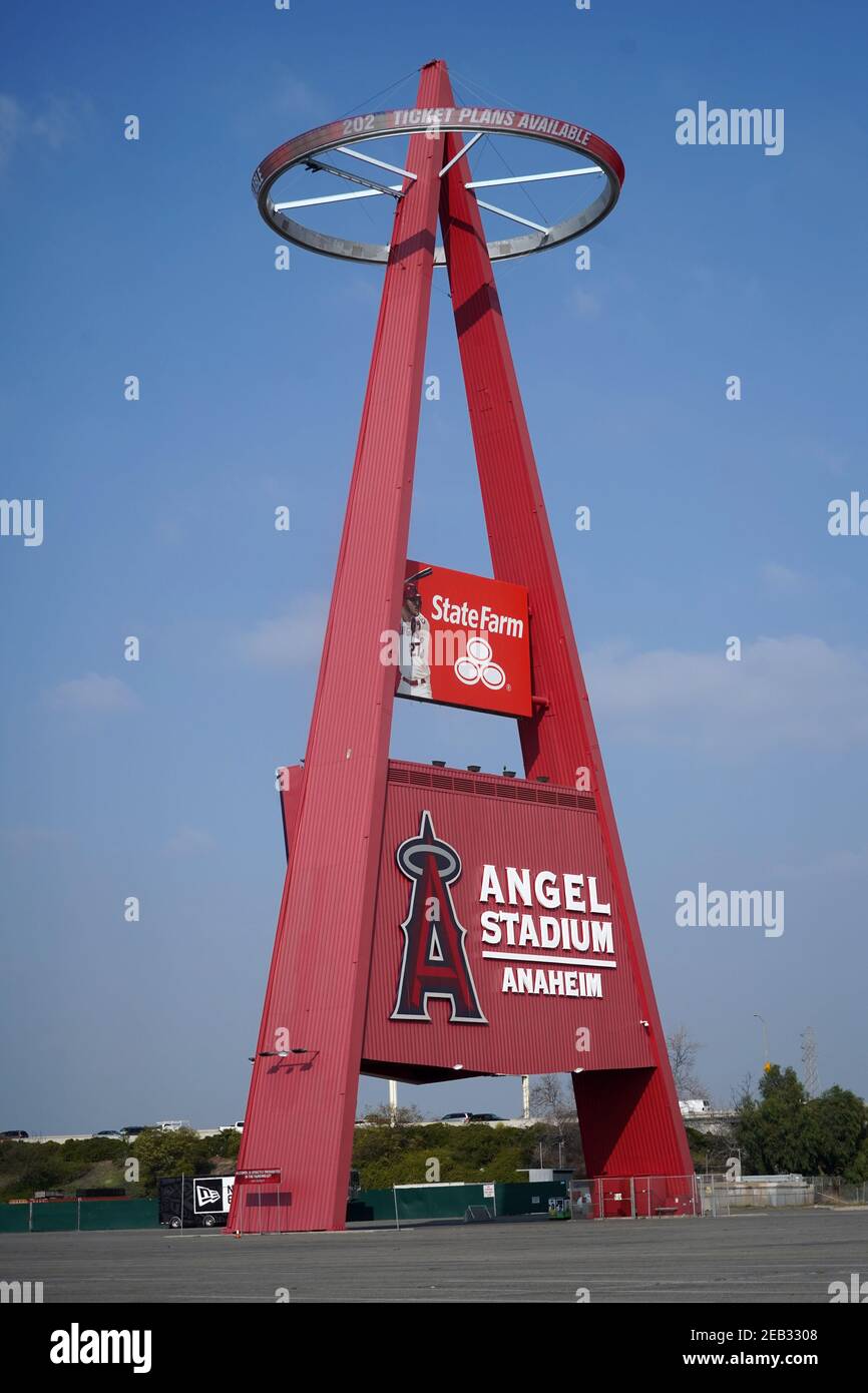 Das große FESTZELT Zeichen am Angel Stadium von Anahiem, Mittwoch, 10. Februar 2021, in Anaheim, Kalif. Stockfoto