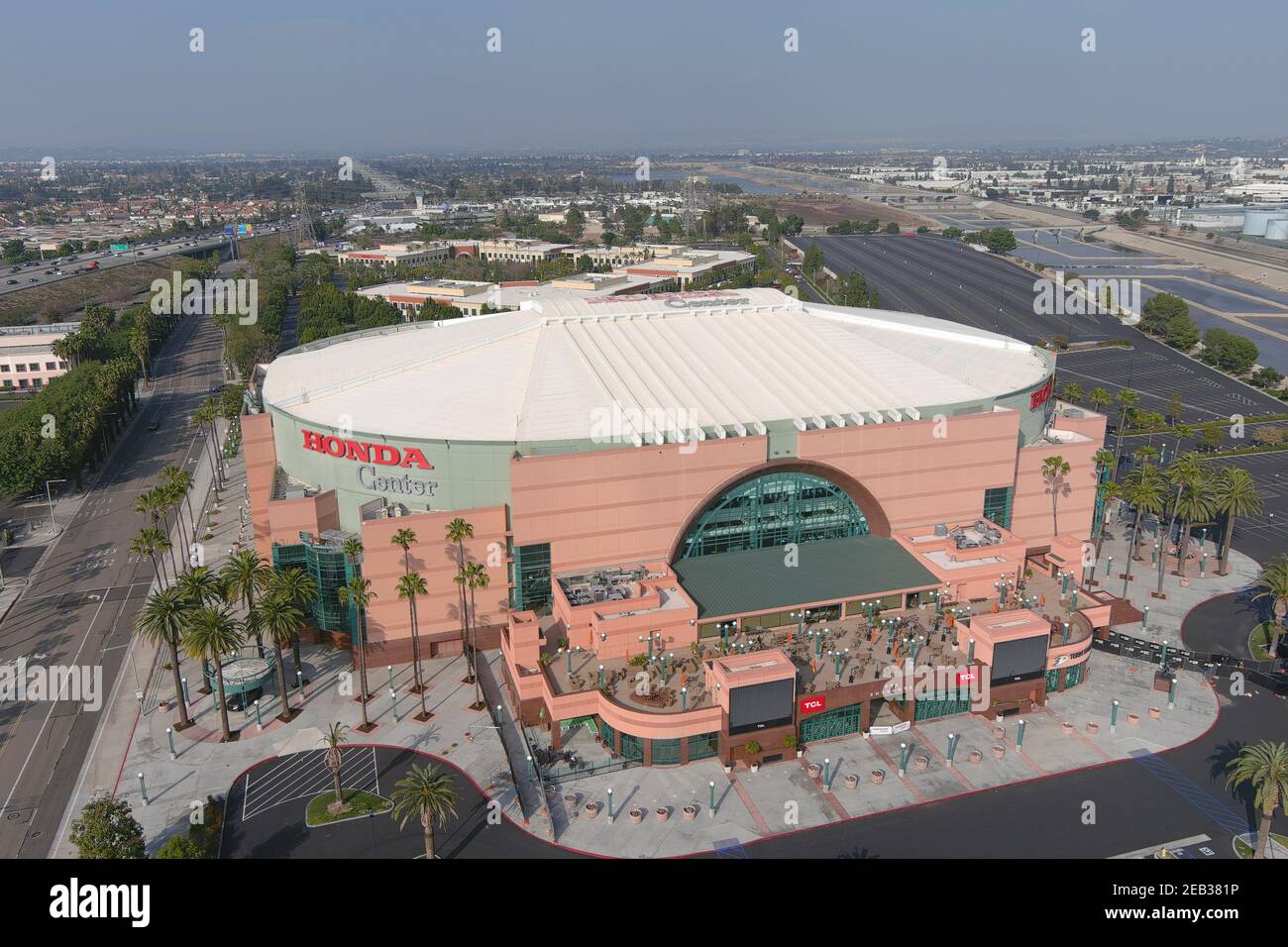 Eine Luftaufnahme des Honda Center, Mittwoch, 10. Februar 2021, in Anaheim, Kalif. Stockfoto