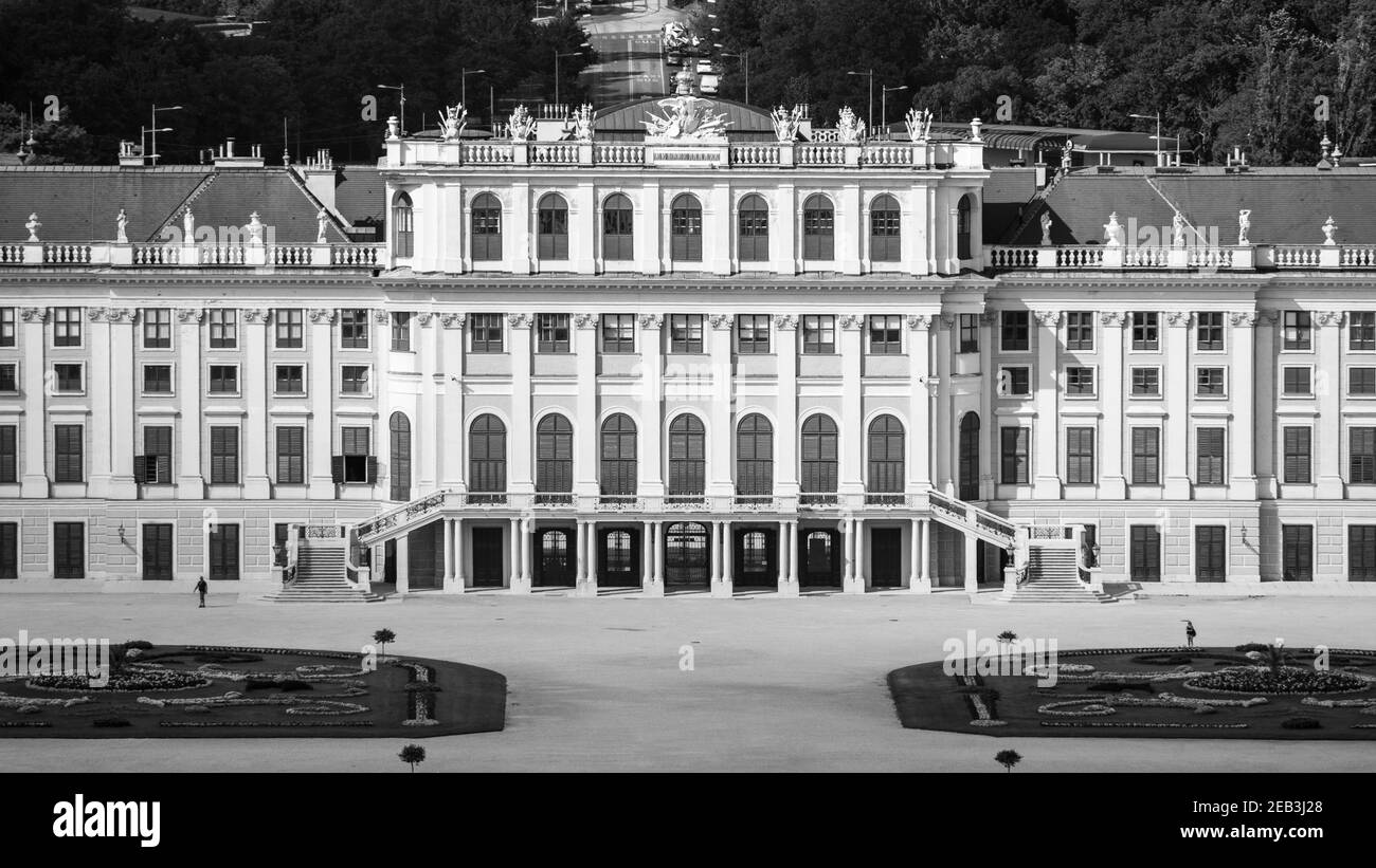 WIEN, ÖSTERREICH - 23. JULI 2019: Schloss Schönbrunn, Deutsch - Schloss Schönbrunn, Wien, Österreich Stockfoto