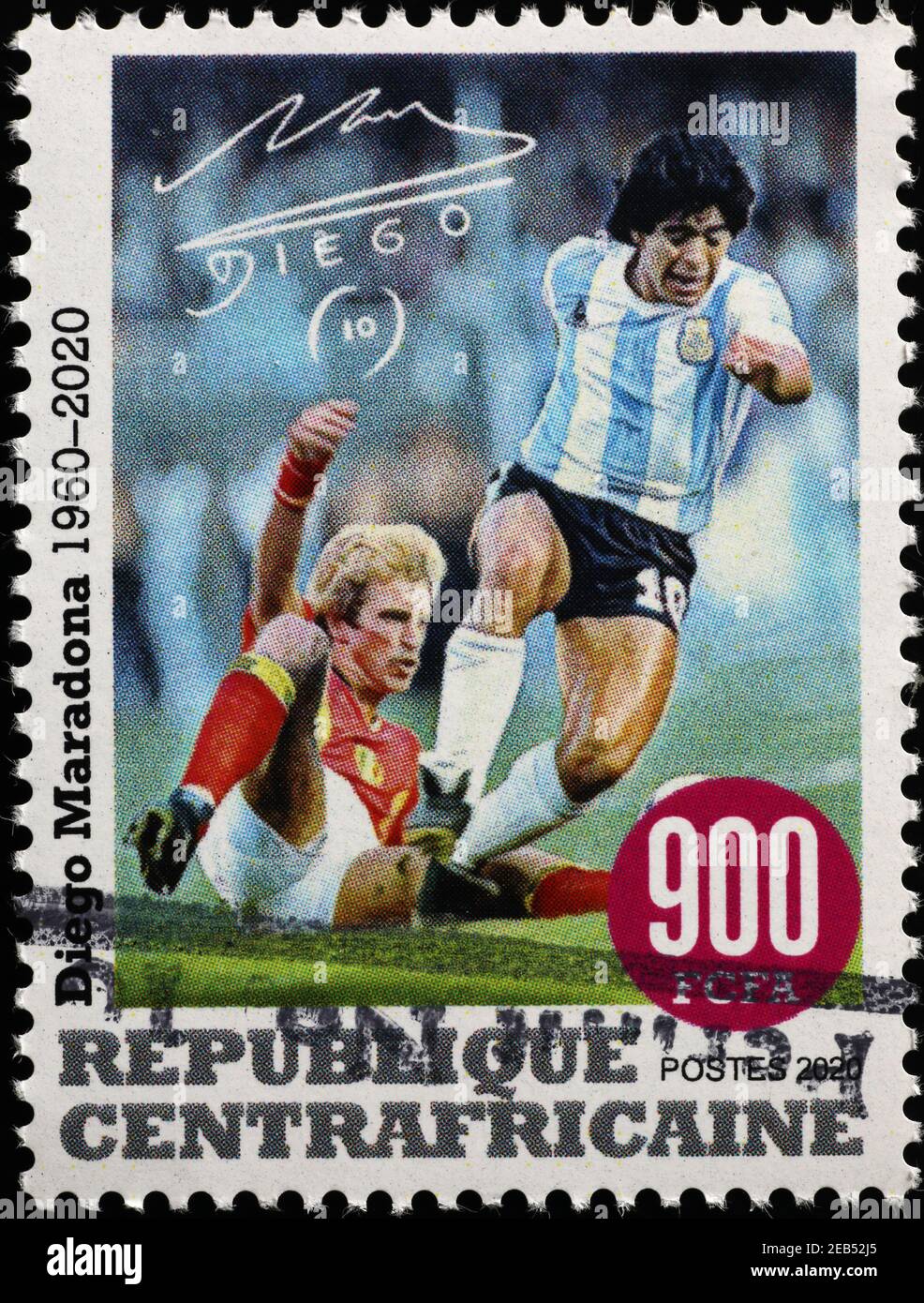 Diego Maradona bei einem Spiel auf Briefmarke Stockfoto