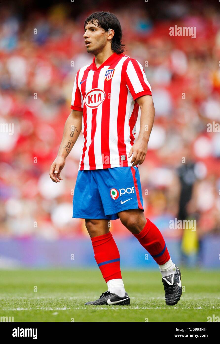 Fussball Stock 09 10 2 8 09 Sergio Aguero Atletico Madrid Kreditaufnahme Action Images John Sibley Stockfotografie Alamy