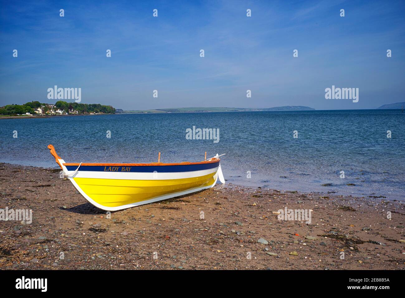 Das Boot 'Lady Bay' am Strand von Loch Ryan Stranraer Dumfries und Galloway. Stockfoto