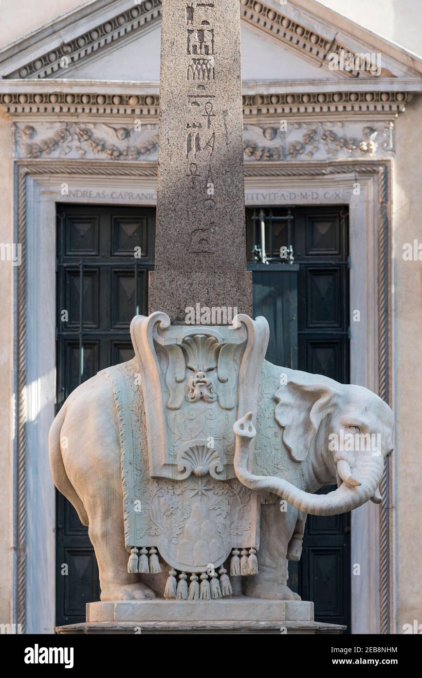 Elefant und Obelisk, entworfen vom italienischen Künstler Gian Lorenzo Bernini. Es wurde im Jahr 1667 auf der Piazza della Minerva in Rom, neben Th enthüllt Stockfoto