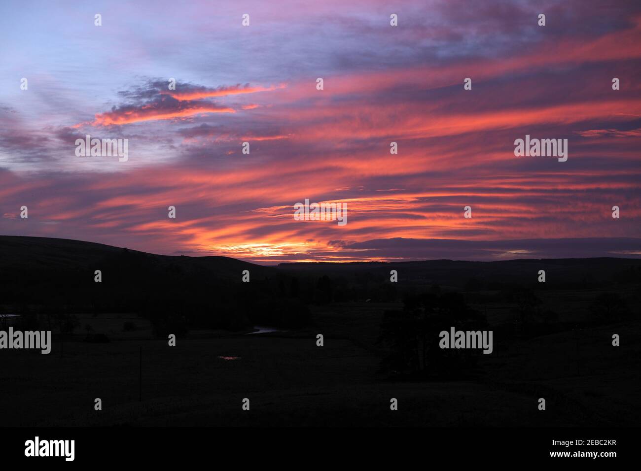 Sonnenaufgang über North Tyne Valley, Falstone, Northumberland, England, Großbritannien Stockfoto